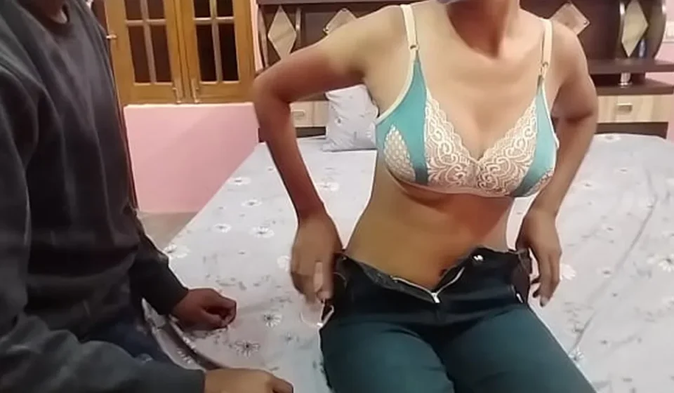 Sister Sex Kahani - मौसी की बेटी को दिया चूत चुदाई का भरपूर मजा