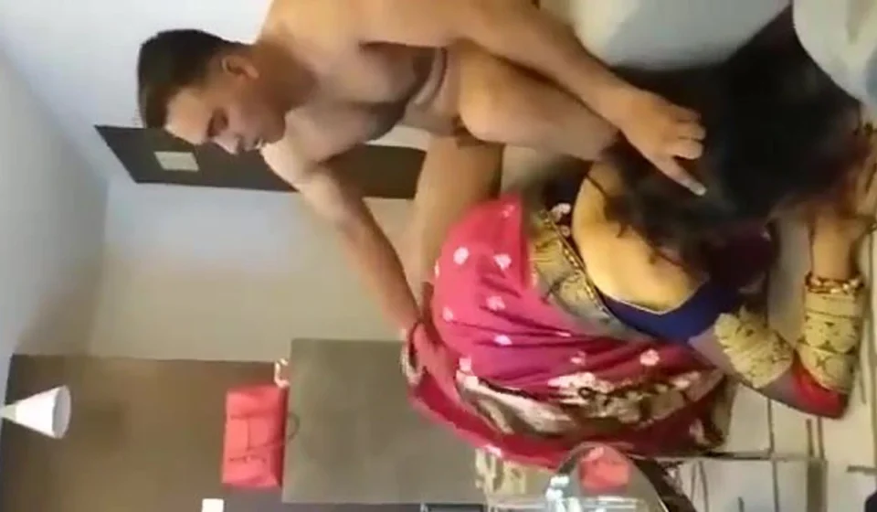 Kaki Ki Chudai - जवान लड़की से ब्याह कर काका ने काकी को किया मेरे हवाले