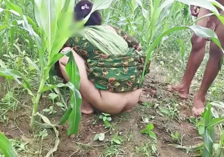 Mama Ki Ladki Ki Chudai - सुमन को खेत में ले जाकर अँधेरे में दिया चुदाई का असली मजा