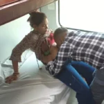 Train Me Chudai Story - चलती ट्रेन में दीपिका आंटी की दमदार चुदाई की कहानी